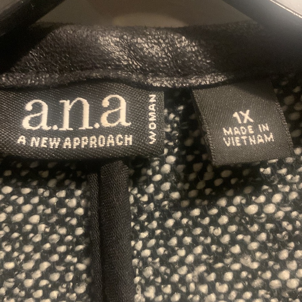 Ana jacket - Picture 9 of 13